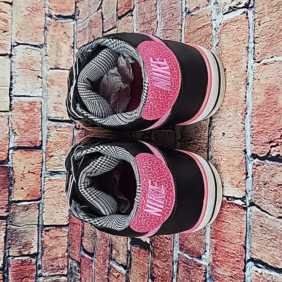 NIKE LEATHER LOWTOP SHOES WOMANS SIZE 10 GUC - Picture 8 of 11